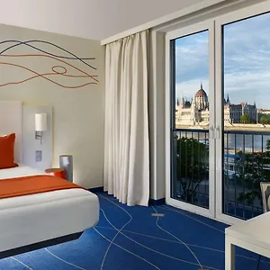 4* 酒店 Park Plaza